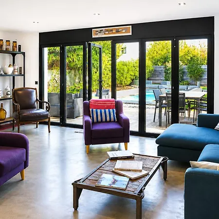 House For 11 People With A Pool In Сasa de vacaciones La Rochelle (Charente-Maritime)