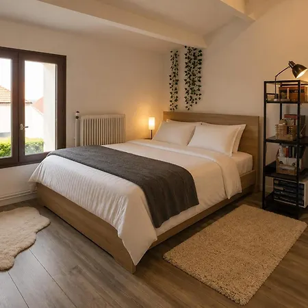 House For 11 People With A Pool In Сasa de vacaciones La Rochelle (Charente-Maritime)