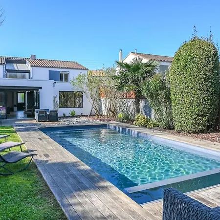Сasa de vacaciones House For 11 People With A Pool In *